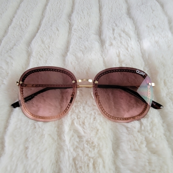 QUAY // ltd ed chrissy teigen collab chain pink brown rimless round sunglasses - Picture 2 of 16